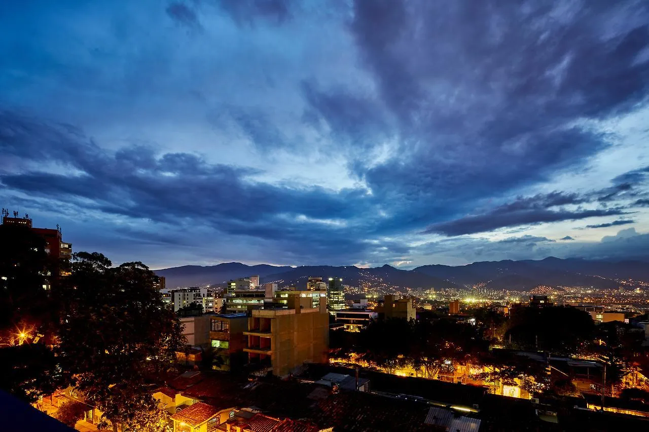 14 Urban Hotel Medellin