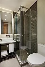 14 Urban Hotel ميديلين