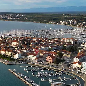 https://sangulin-palace-biograd-na-moru.hotelinzadar.com