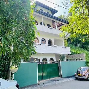 https://villa-nine-kandy.kandyhotelsnow.com
